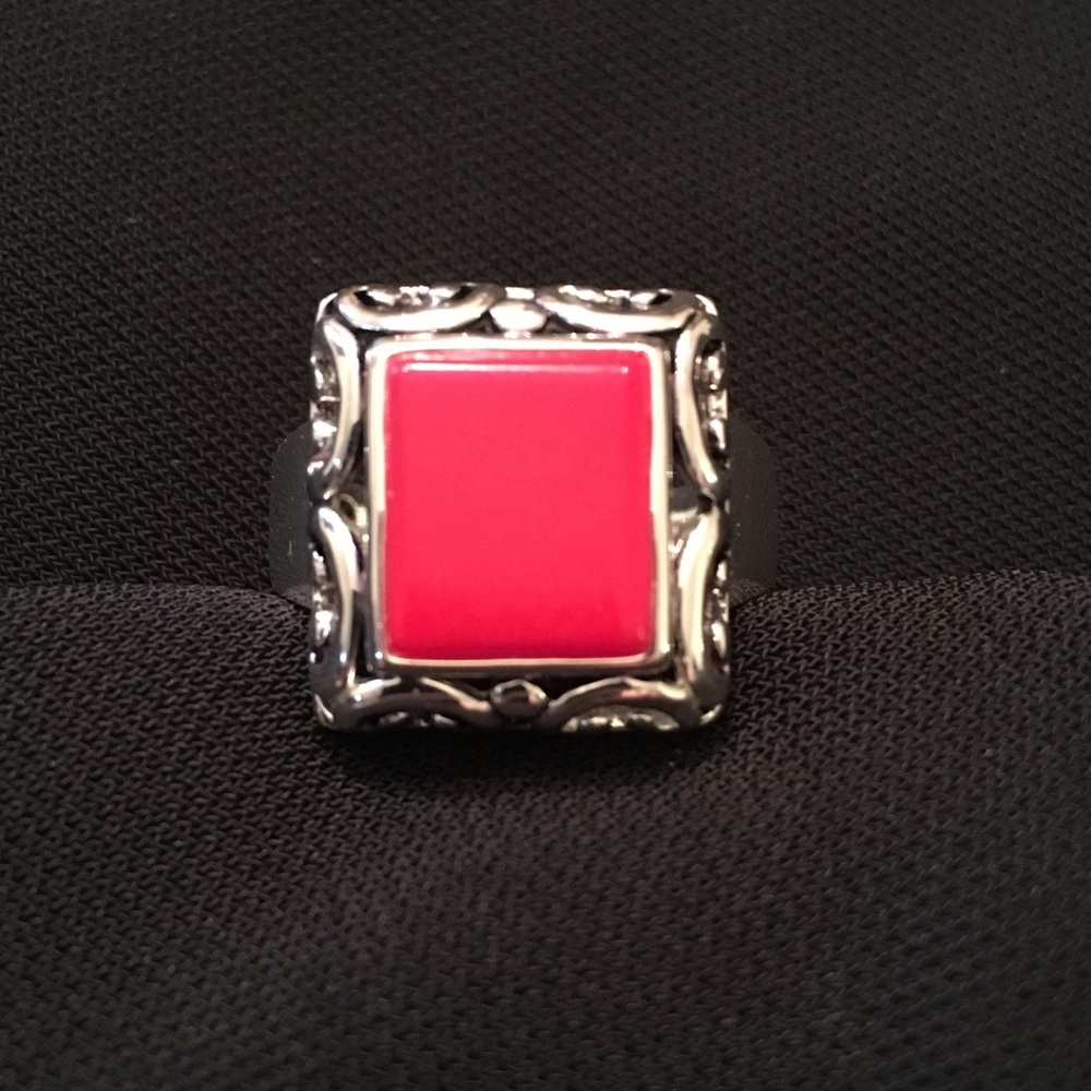 Silver w/ Amber/Ruby stone ring 💍